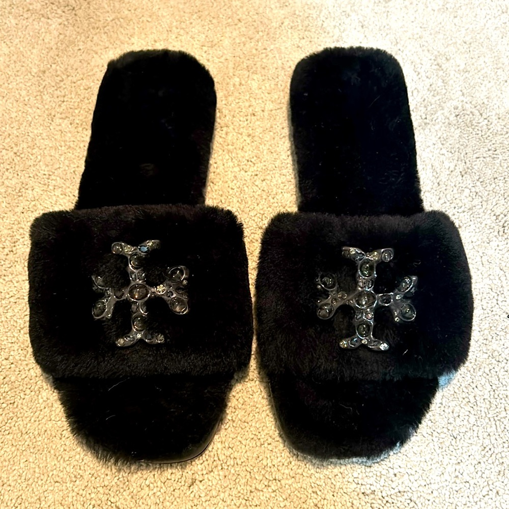 Never worn Tory Burch shearling slides.  Size 9